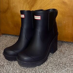 Hunter Women's Navy Heeled Chelsea Boots